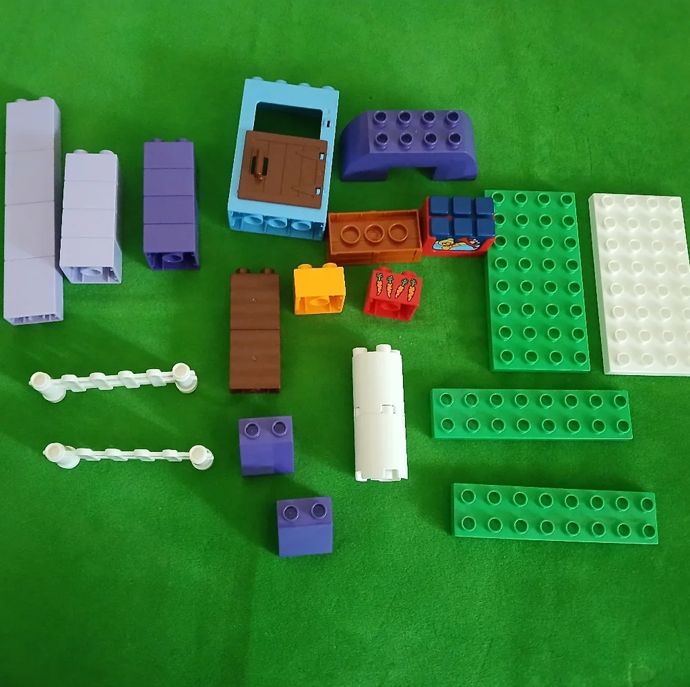 Lego Pieces x 31 Used